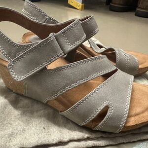 Sofft Light Gray Women's Sandals
